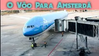 De vlucht naar Amsterdam / O v&ocirc;o para Amsterdam