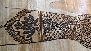 दुल्हन मेहंदी कैसे लगाएं (Elegant and attractive Bridal Mehandi design by radhey ☺️)