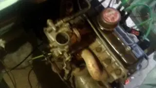 Renault 4cv prostě se musí rozeběhnout!!!