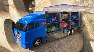 ブルーコンボイ＆ディズニーカーズ☆イカ？のオブジェクトのある公園でカーズを探そう！12タイプのトミカカーズ　冬のイカ公園編
