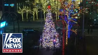 Snow Falls on All-American Christmas at Fox Square