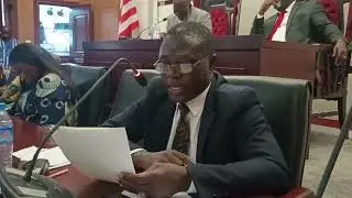 Заместитель главного клерка показал плохие навыки чтения на пленарном заседании