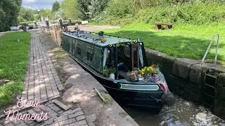 Seasonal Baking Peach Cobbler, Canal Boat ride, Slow Living Vlog, Silent Vlog UK