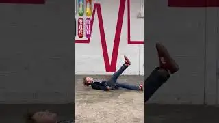 10 YEAR OLD KICKFLIP BATTLE.