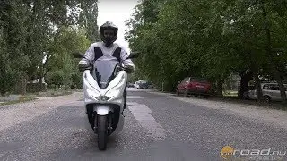 Honda PCX125 2018 review 4K - Onroad.Bike