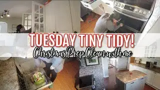 TUESDAY TINY TIDY | KITCHEN CLEAN WITH ME | CHRISTMAS PREP