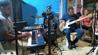 QUEM ME VER CANTANDO// RAYANE VANESSA (sem ensaio no ponto de pregação)