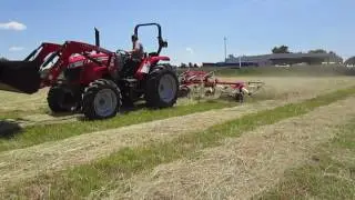 Massey Ferguson TD524 hay tedder demo June 2017