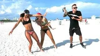 SPRAYING SKUNK PRANK!!