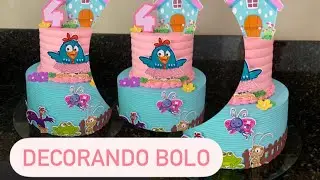 Decorando Bolo De Andar / Sobreposição de bolo / Bolo Galinha Pintadinha - #confeitaria