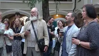 &Scaron;alia kelio karčiamelė. Dainą veda Evaldas Vyčinas. Tarpt. folkloro renginys SSK Vilnius 2024 05 23