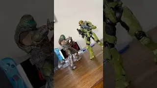 Posing doom and halo guy #actionfigures #figma #1000toys #halo #doom #videogames #fy #viral #xyzbca