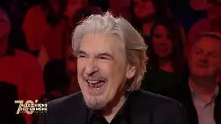 Christelle Chollet parodient les chanteurs d'avant
