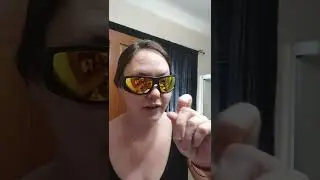 Использую пикосекундную лазерную ручку Neatcell Blue Light на лице