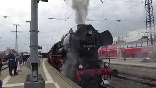 Dampfsonderzug nach Westböhmen und Dresden E 94 088 und  Br. 52 8195-1 in Nürnberg Hbf am 08.04.2019