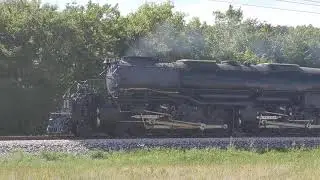 Pacing Union Pacific's Big Boy 4014