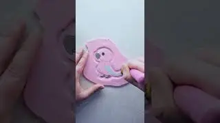 Decorating a Galah Cookie! Easy Fondant Colour Stamp