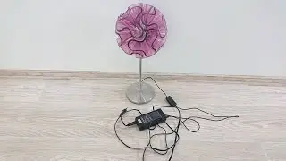 Stoln&iacute; lampa QisDesign Coral Pink
