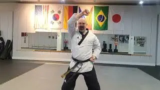 World Taekwondo Basic Form #2 Kee Cho Hyung Ee Boo.  Explanation of our 2nd form at our Studio
