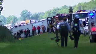Niagara Falls Bus Crash: Glass Everywhere &mdash; 5 Dead, Tour Turned Tragedy