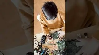 The little boy successfully repair motherboard #viralelectronics #tuketake