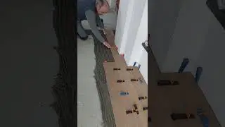 Gresie model parchet pe pardoseală &icirc;ncălzită