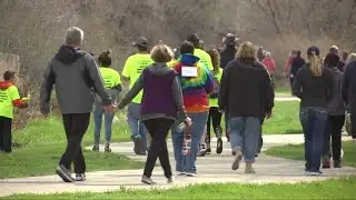 Hundreds come together for Walk MS