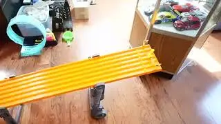 Matchbox Hot Wheels Super 6 Lane Raceway action part 2
