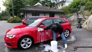 Slik tar du en komplett vask av bilen din! Fjern sevje, nupper og metallpartikler.