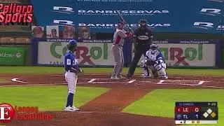 Brett Sullivan Homerun por el jard&iacute;n derecho empujador de dos carreras Leon&eacute;s del Escogido.
