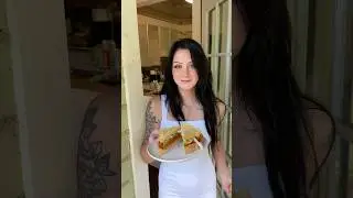 Do you like crispy cheese? #cooking #sandwich #easyrecipe