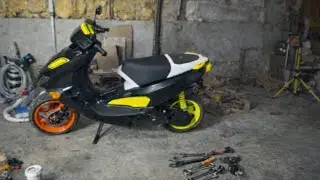 Revopsesc COMPLET acest scuter! 🎨🔧 Schimbare TOTALĂ de culori (pas cu pas)