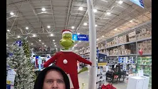 Какие новые рождественские украшения появятся в магазинах Lowe's и Home Depot в 2025 году?