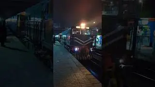 3UP BolanMail Departure From KarachiCantt Station.#viralvideos#fypシ #railway#foryou#foryou#foryou