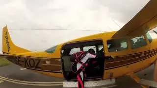 Swedish Girls Duo - skydiving