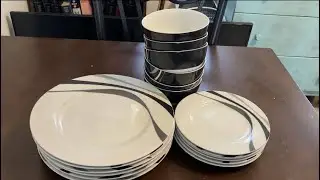 Amazon Basics 18-Piece Kitchen Dinnerware Set