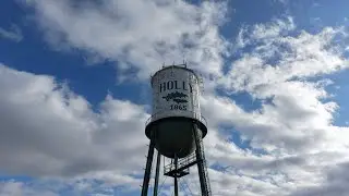 Holly Michigan's historic Water Tower history.