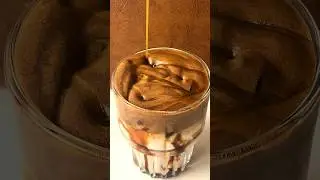 Caf&eacute; con caramelo y az&uacute;car moreno | Caf&eacute; con az&uacute;car moreno #coffeedrinks #cafeconleche #cafe #coffe