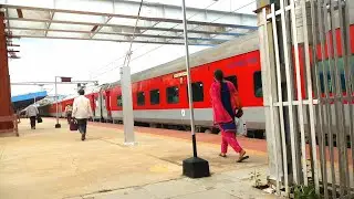 Announcement of Navjeevan Express - Arrival & Departure Leading Vadodara wap7