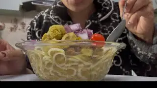 Hot and spicy thukpa | Eating mix thukpa | Best dish for cold winter