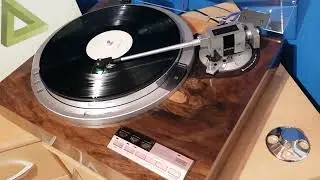 JVC  Victor QL - Y55F,  Drive Turntable System, Electro Servo Controlled, Fully Automatic Player