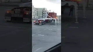 Swinglift unloading