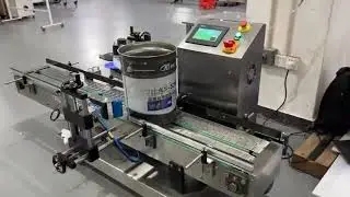 Chemical barrel pail bucket motor gear oil drum labeling machine automatic label applicator
