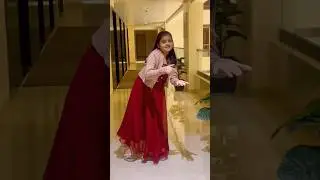 Shaky Shaky💃|| #shakyshaky #dance #marathi #music #bollywood #shortsfeed #pari #parianu #yt #short