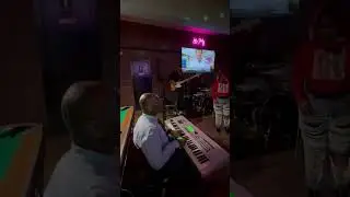 A keyboard solo on Starship by Michael Henderson #cafeoasis #theknappertimeband