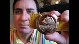 Мужской ASMR-ролевой игры с мягкими разговорами по продажам ремней