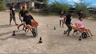 NO SE IMAGINARON LO PELIGROSO QUE ESTABA HACER LA CARRERA EN LAS CARRETILLAS 😱