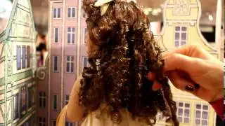 Kidz N Cats Doll Laura   Demonstration By Sonja Hartmann How To Arrange The Curls