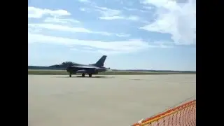 F 16 Taxiing during ShawFest 2008