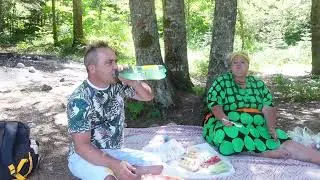 Domacinski mukbang